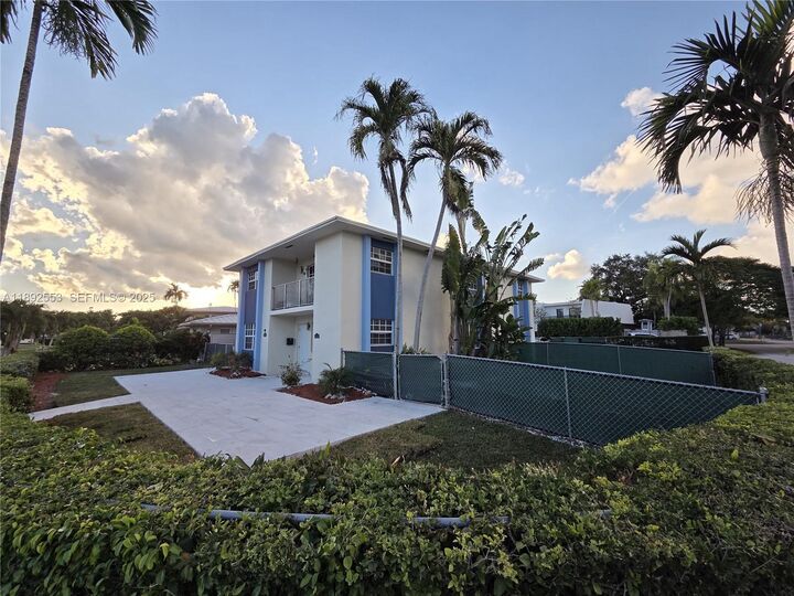 Property Photo: 9100 SW 95th Ave 9100 FL 33176