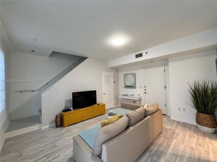 1614 Pennsylvania Ave 2I  Miami Beach FL 33139 photo