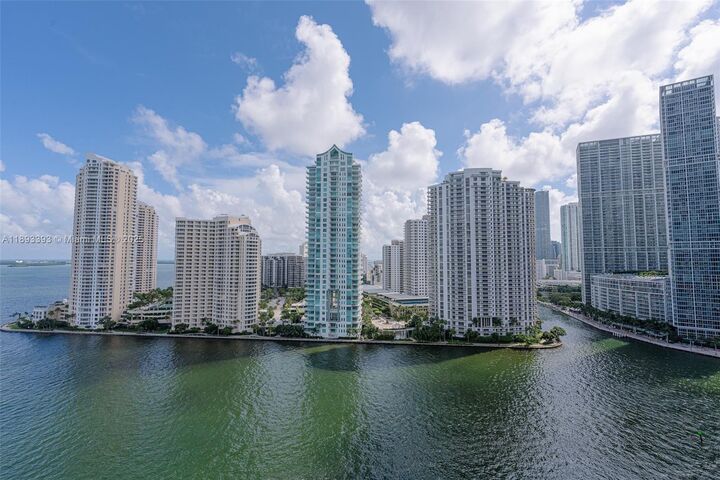 325 S Biscayne Blvd 2119  Miami FL 33131 photo