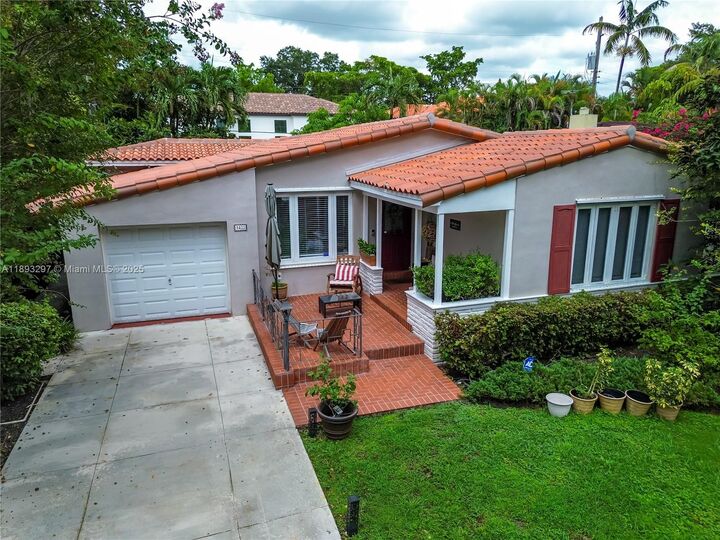 Property Photo: 1433 Ortega Ave FL 33134
