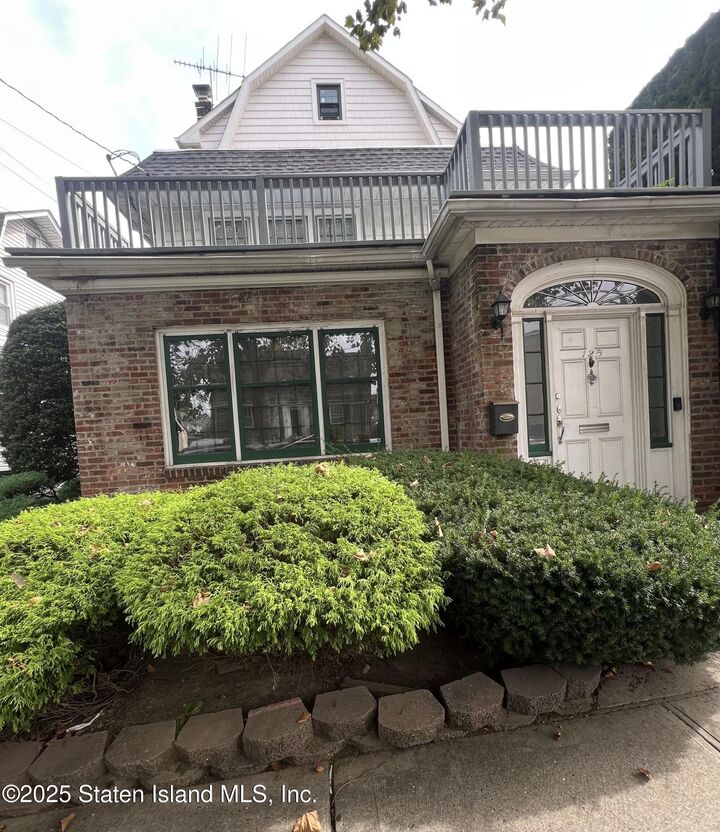 125 Walbrooke Avenue  Staten Island NY 10301 photo