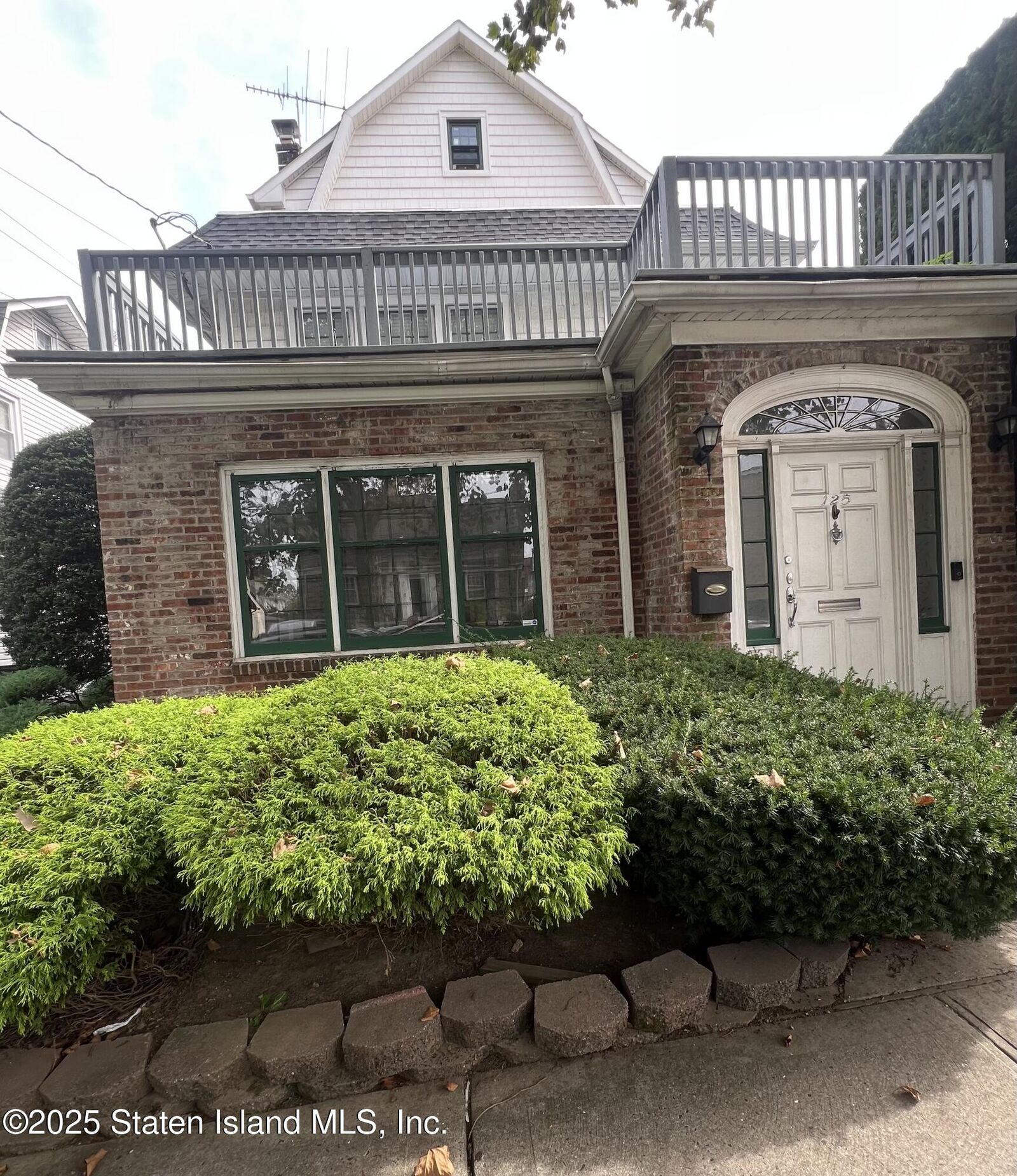 Property Photo: 125 Walbrooke Avenue NY 10301