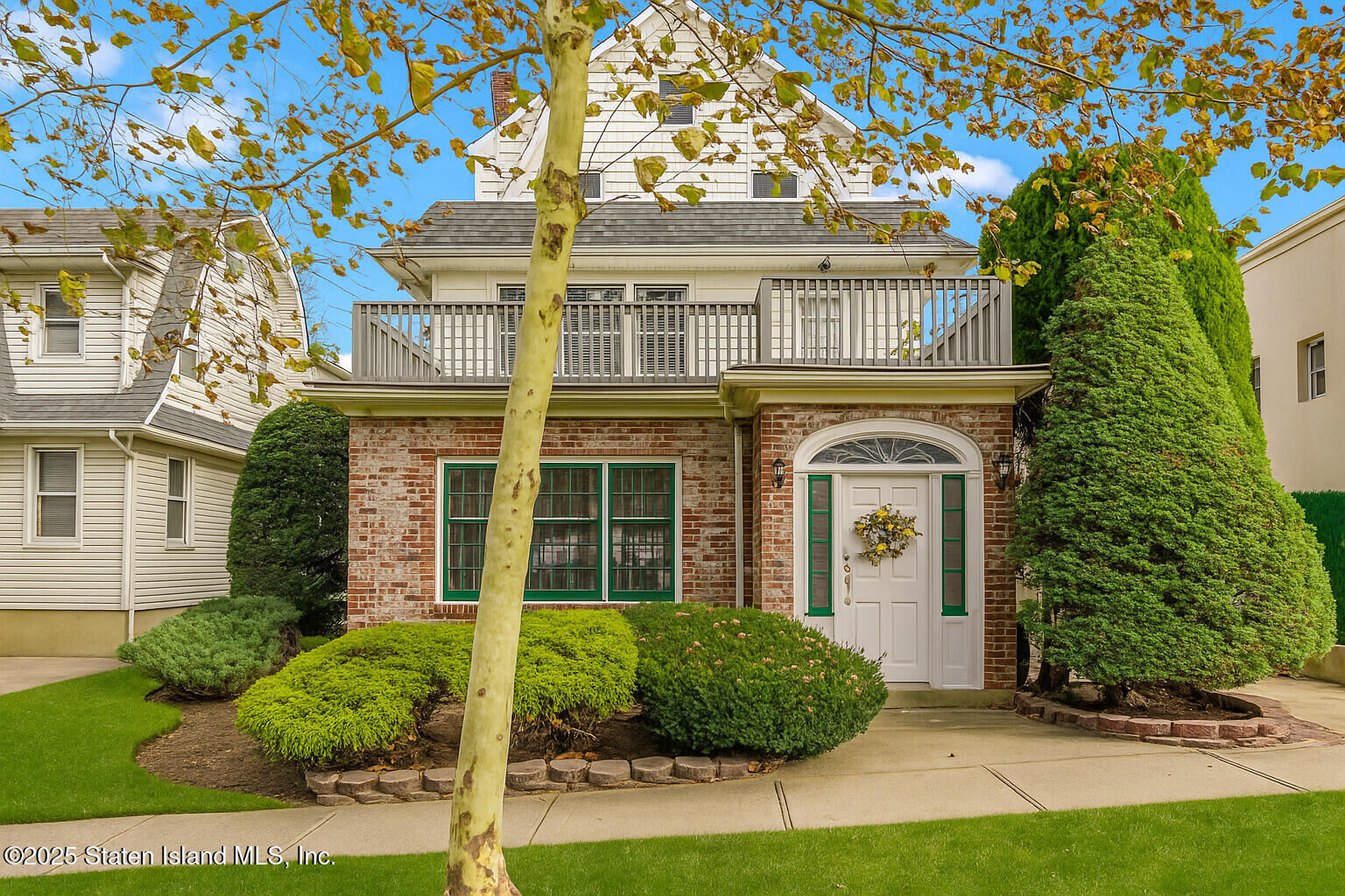 Property Photo:  125 Walbrooke Avenue  NY 10301 