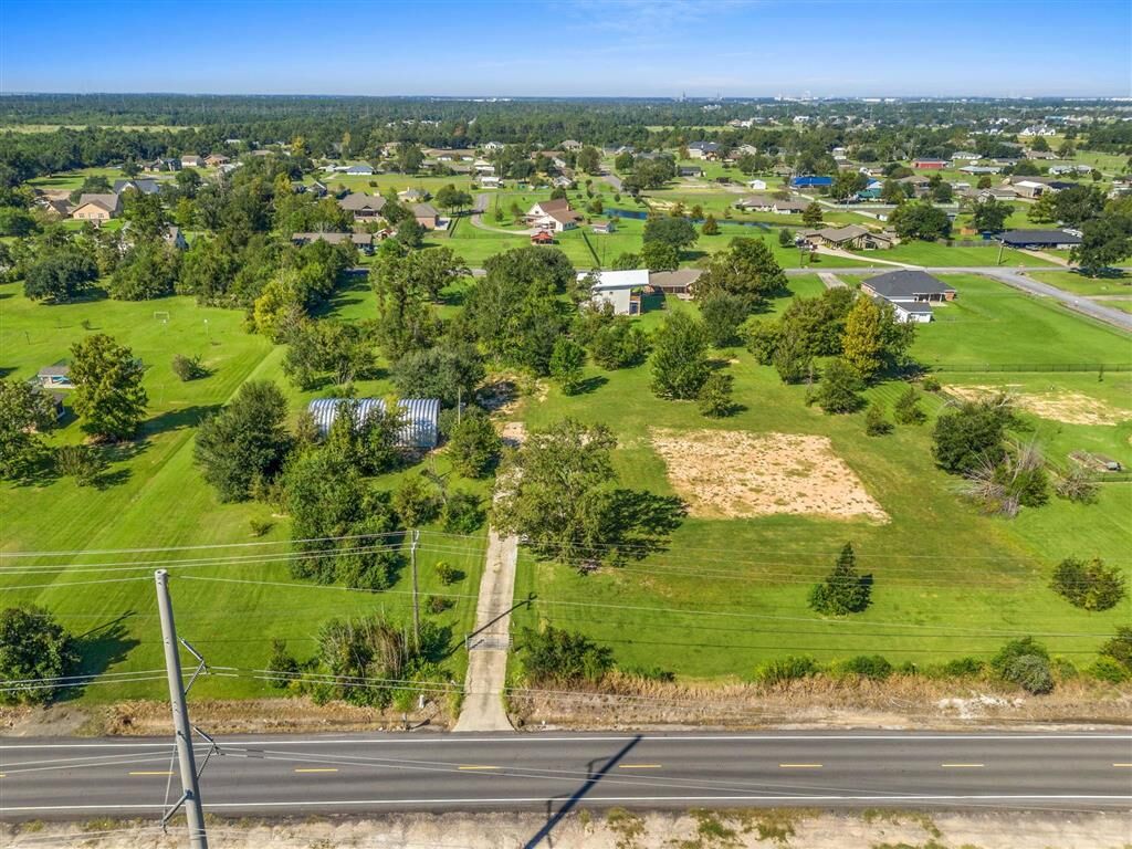 Property Photo:  7142 Elliott Road  LA 70605 