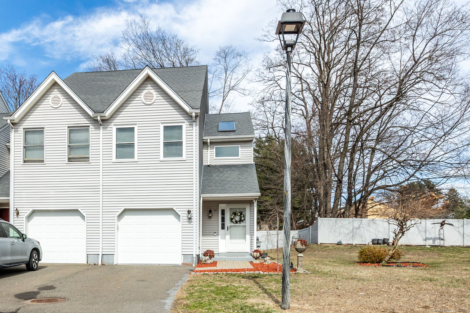 Property Photo:  16 Maple Street 11  CT 06066