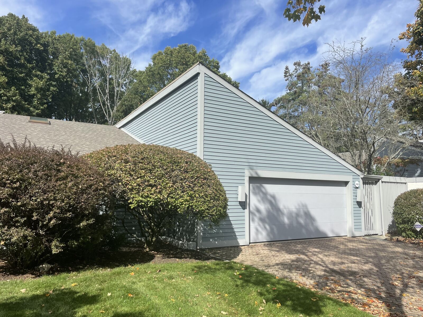Property Photo: 402 Harvest Commons 402 CT 06880