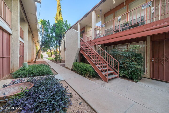 1600 N Wilmot Road 419  Tucson AZ 85712 photo