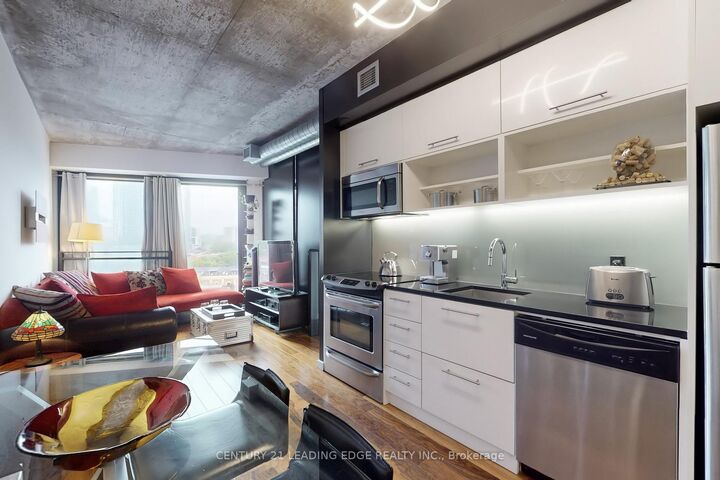 Property Photo:  51 Trolley Crescent 802  ON M5A 0E9 