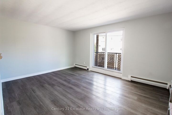 Photo de la propriété:  320 Queen Street E 9  ON N1M 1T4 