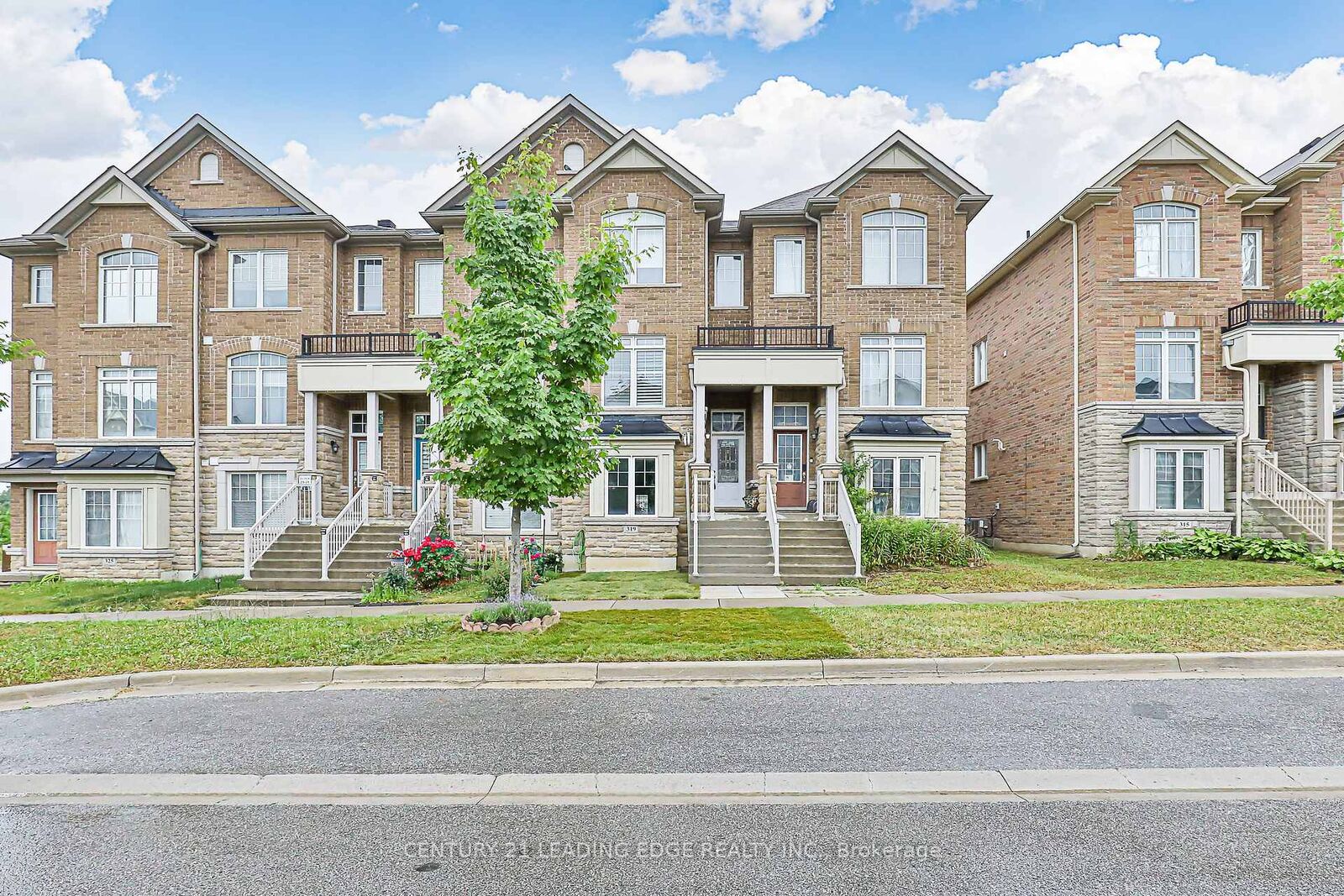 Photo de la propriété: 319 Delray Drive ON L6E 0P9