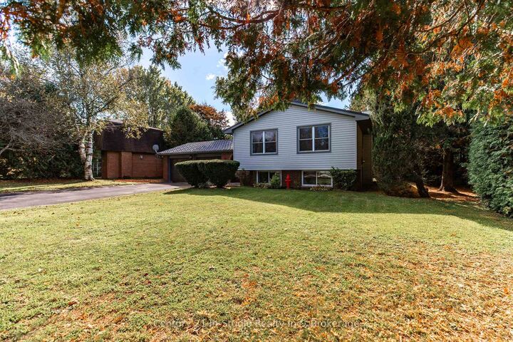 Property Photo: 104 Glenwood Place ON N0C 1H0