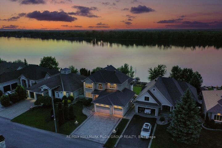 6373 Radisson Way  Orleans - Convent Glen and Area ON K1C 2Z9 photo
