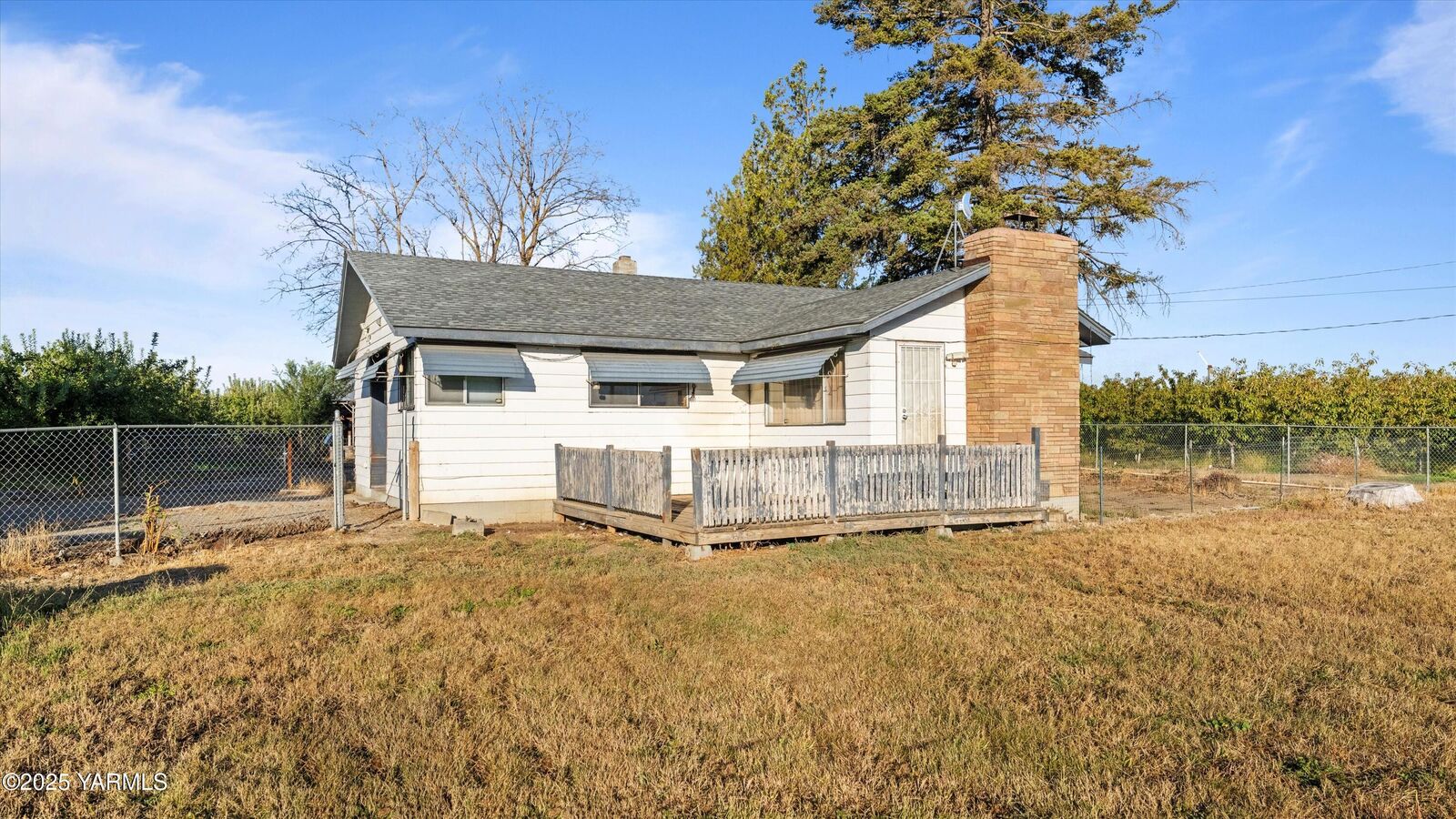 Property Photo:  2284 Ashue Rd  WA 98951 