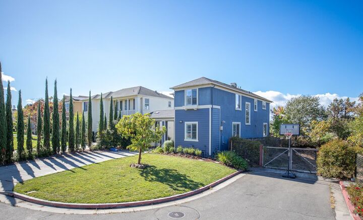 Property Photo: 1227 Castellana Lane CA 95404