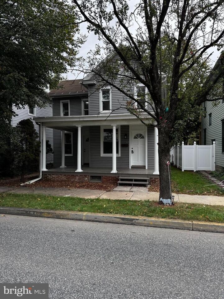 419 W Simpson Street  Mechanicsburg PA 17050 photo