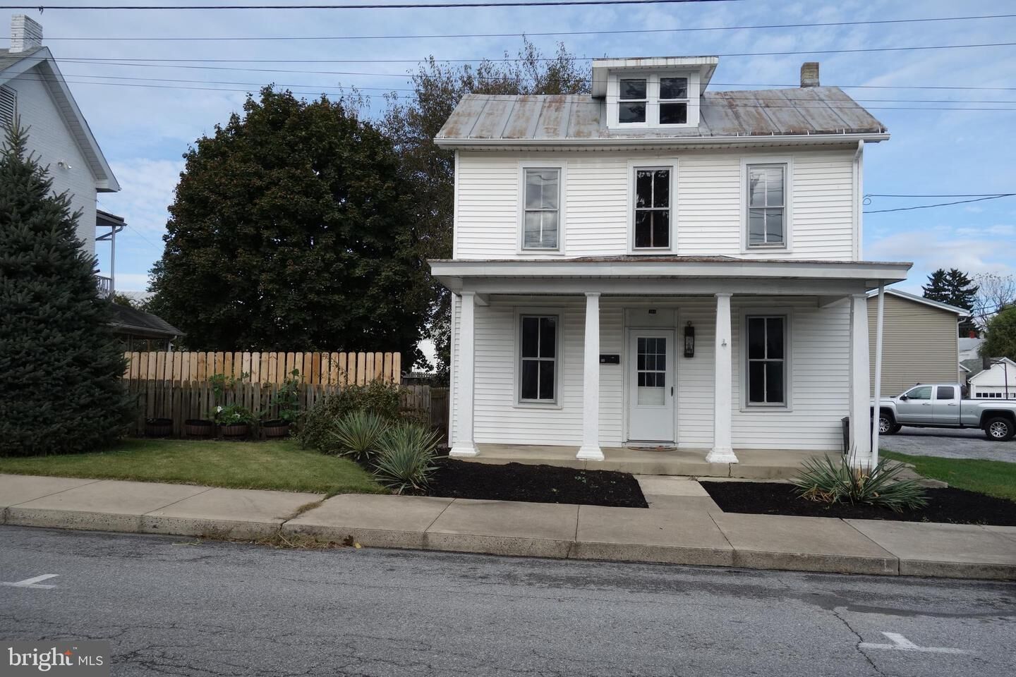 Property Photo: 311 E Garfield Street PA 17257