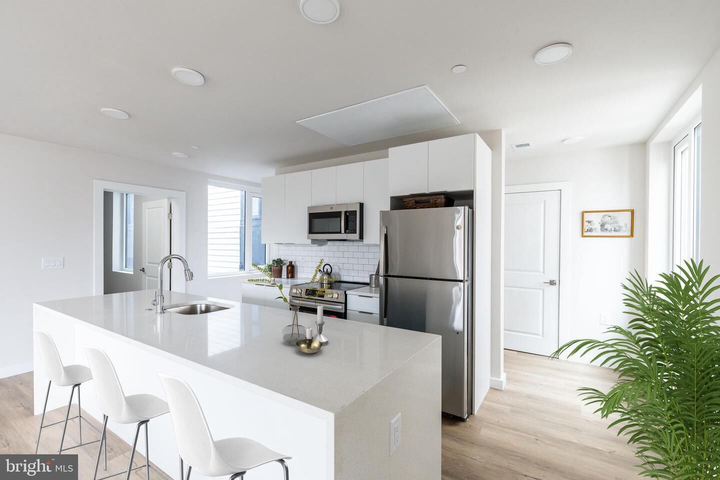 Property Photo:  1130 N Delaware Avenue 1B  PA 19125 