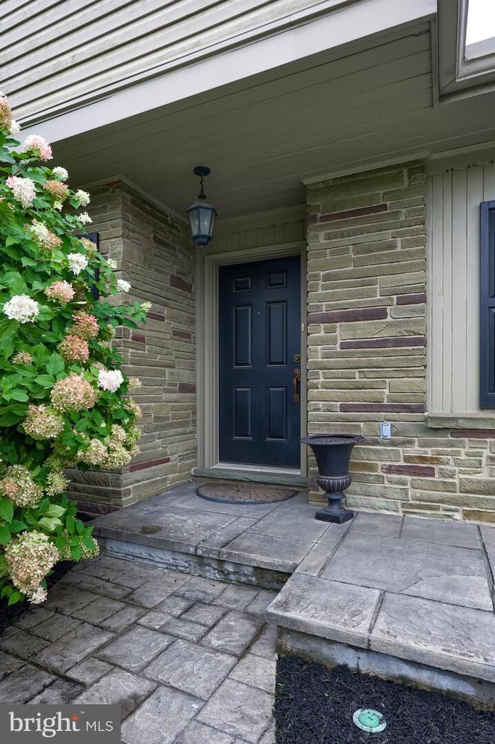 Property Photo:  352 Ruth Ridge Drive  PA 17601 
