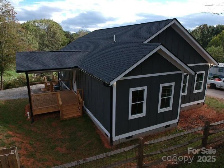 21 Marion Road  Leicester NC 28748 photo