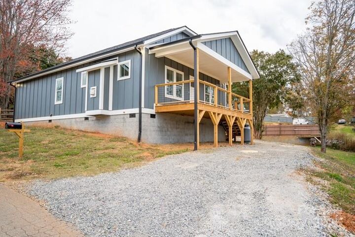 21 Marion Road  Leicester NC 28748 photo