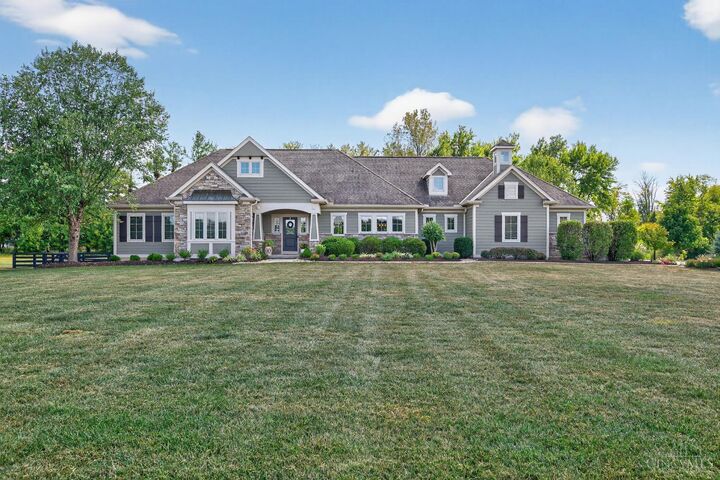 Property Photo: 1211 Church Hill Farms OH 45103