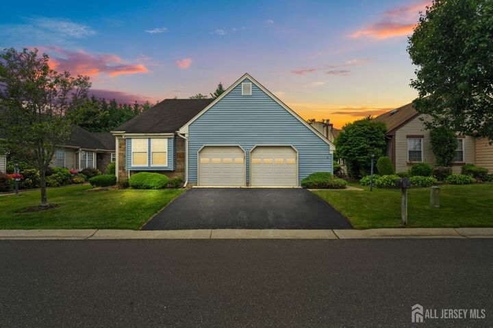 Property Photo:  4 Molly Pitcher Court  NJ 08831 