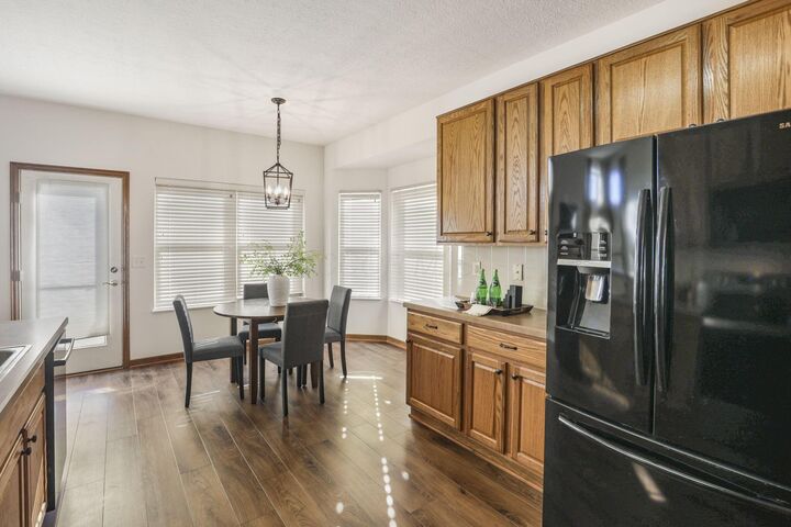Property Photo: 190 Fox Glen W Drive OH 43147