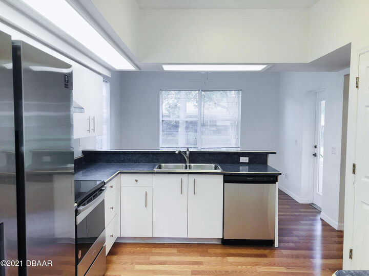 Property Photo: 28 Botany Lane FL 32137