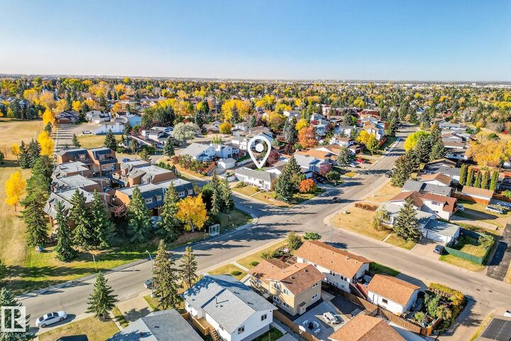Property Photo: 6039 40 Avenue NW AB T6L 3P6