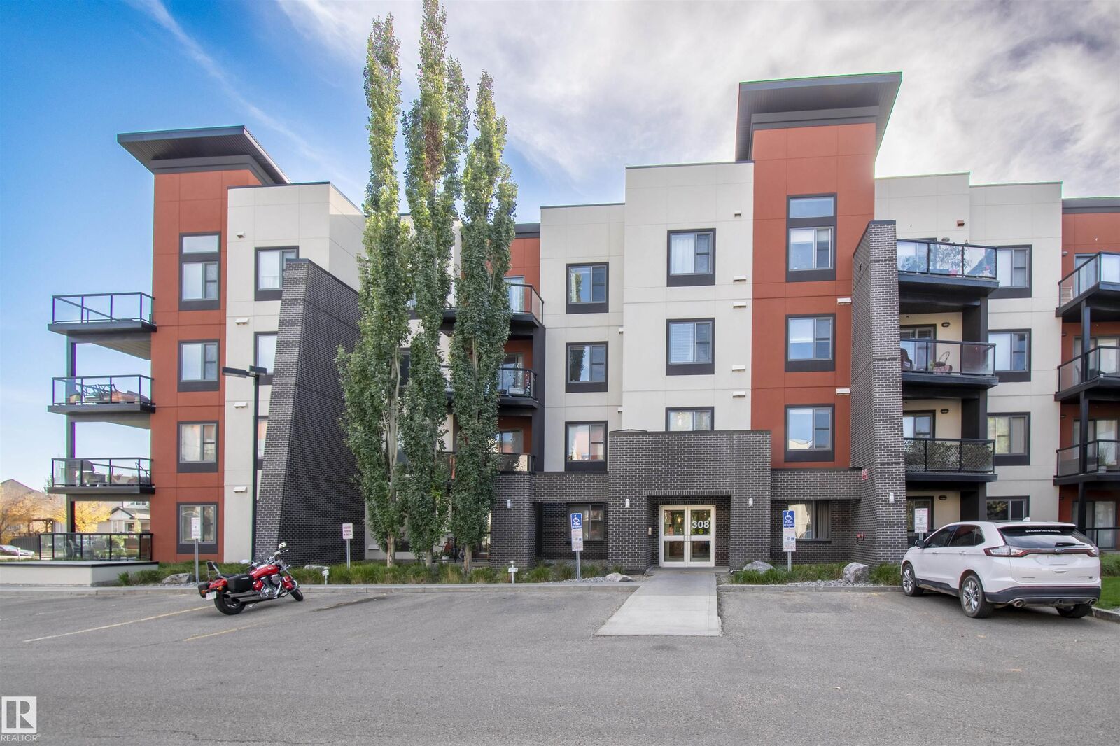 Photo de la propriété:  308 Ambleside Link SW 335  AB T6W 0V3 