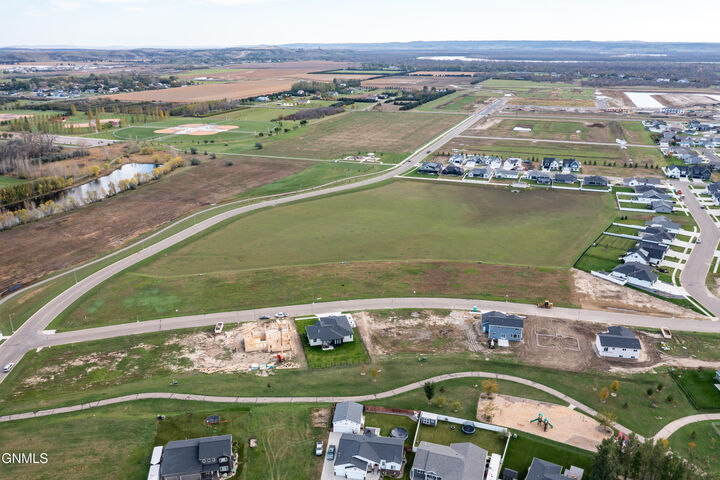 Property Photo: 429 Kamrose Drive ND 58504