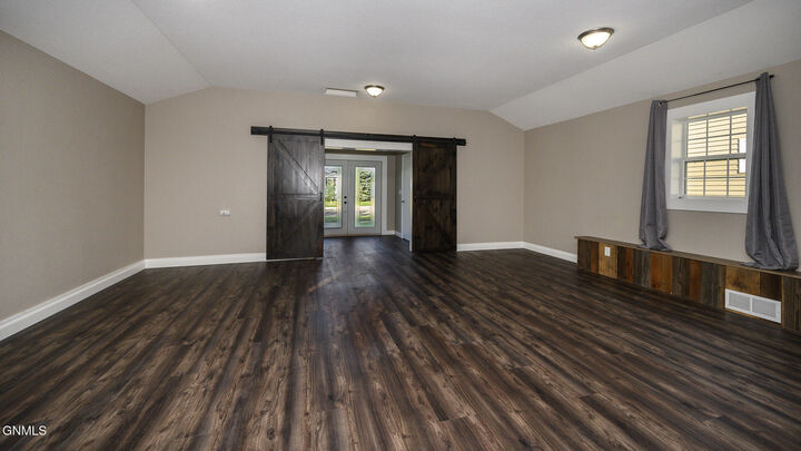 Property Photo: 421 S 15th Street ND 58504