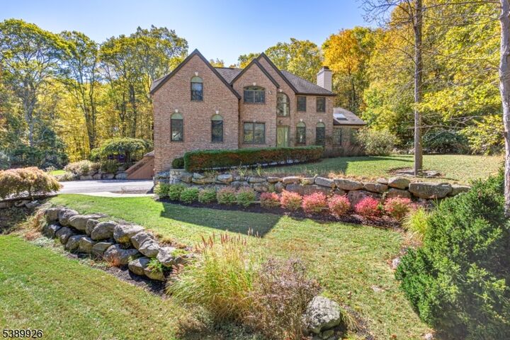 7 Stonehedge Dr  Hardyston Twp. NJ 07460 photo