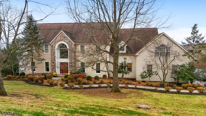 10 Blue Cliff Dr  Clinton Twp. NJ 08833 photo