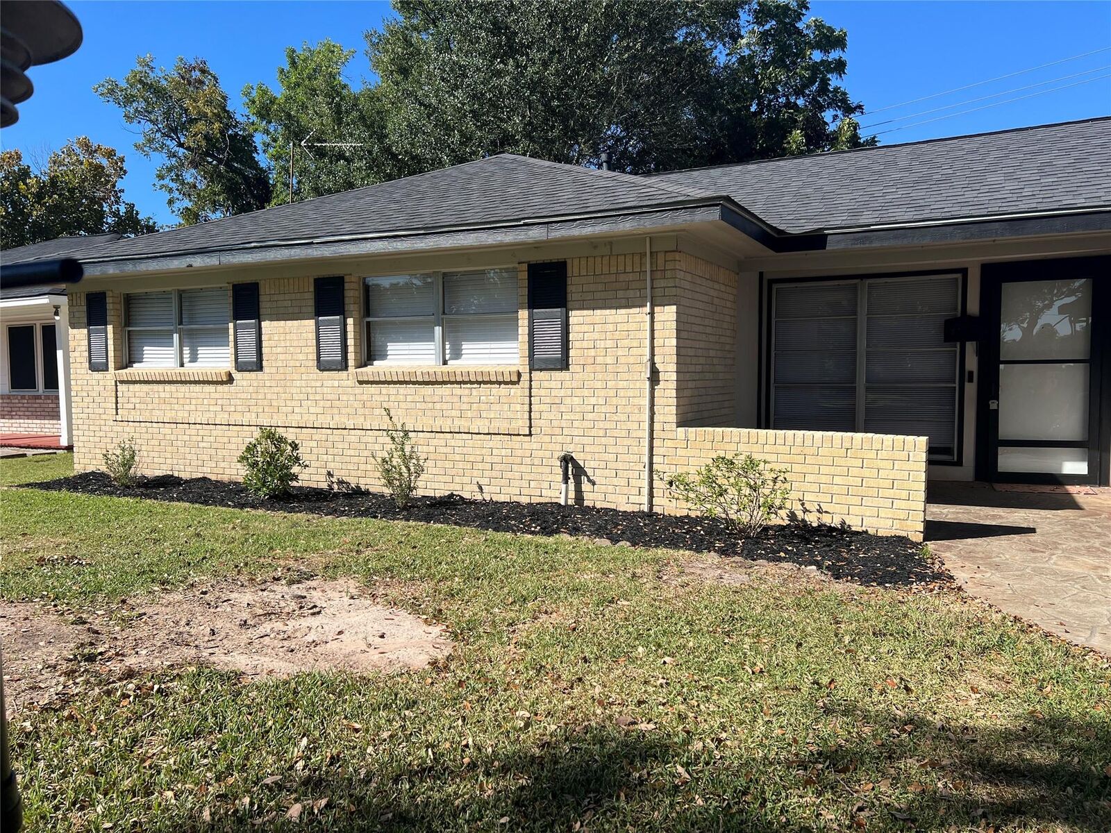 Property Photo:  2705 Ammons Street  TX 77521 