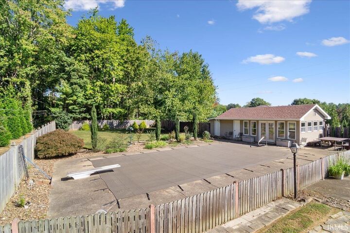 Property Photo: 2718 Pine Tree Drive IN 47711