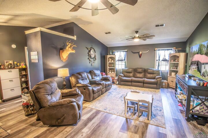 Property Photo: 8854 Hyena Rd TX 75644
