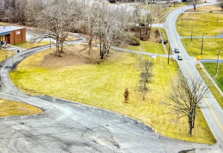 Property Photo: 9999 W 5th Street KY 40741