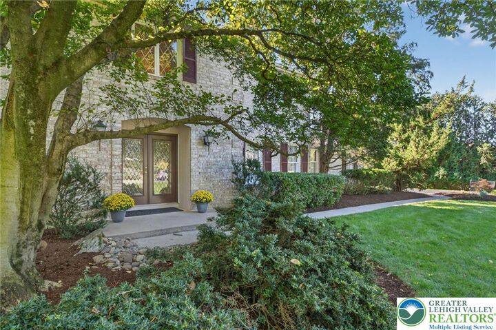 Property Photo: 1830 Sherwood Road PA 18103