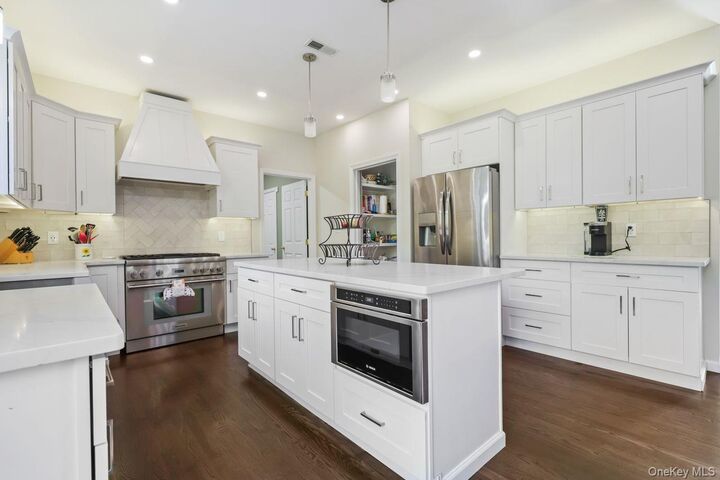 Property Photo: 4 Mane Way NY 12564
