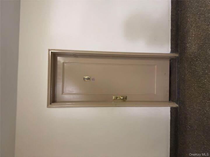 Property Photo: 2255 Cruger Avenue 1B NY 10467