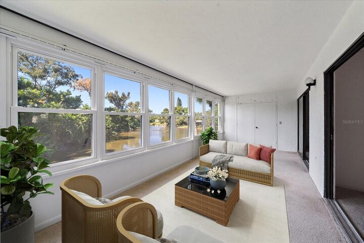 Property Photo: 182 Pineneedle Drive FL 34210