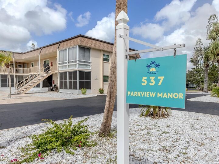 Property Photo:  537 Manatee Court 203  FL 34285 