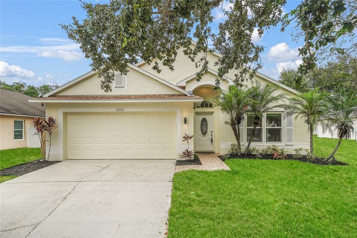 Property Photo:  1212 Lake Shore Ranch Drive  FL 33584 