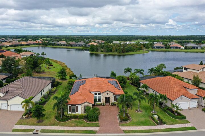 Property Photo: 16305 Castle Park Terrace FL 34202