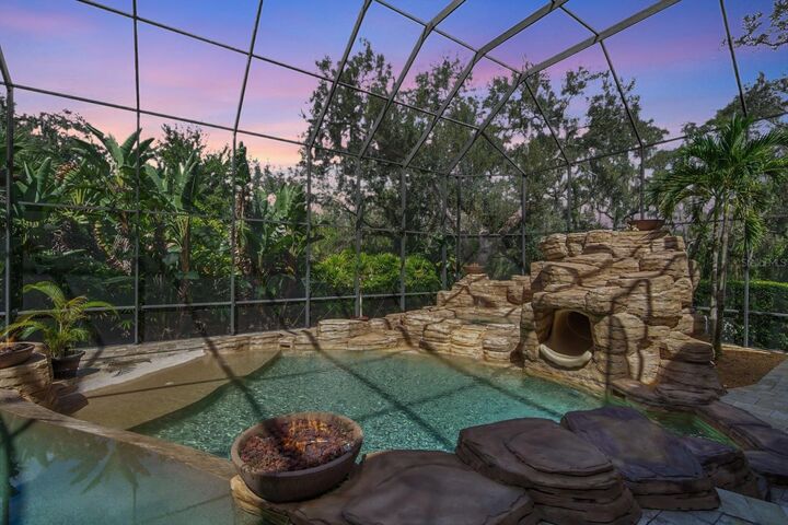 Property Photo: 16220 Ternglade Drive FL 33547