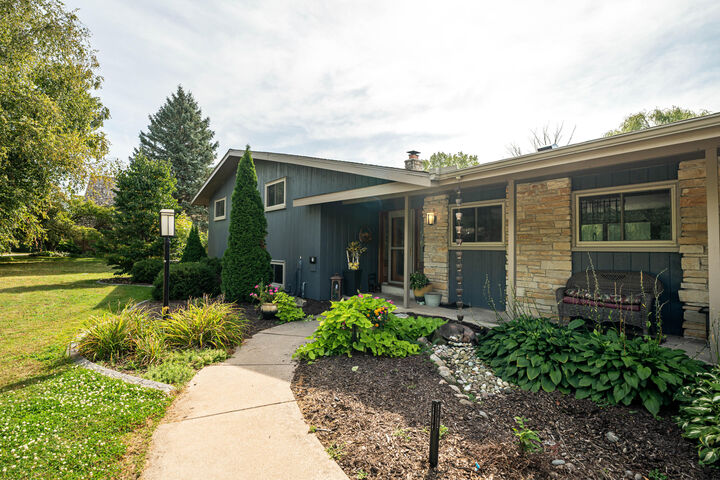 8201 Fairmont Ln  Greendale WI 53129 photo