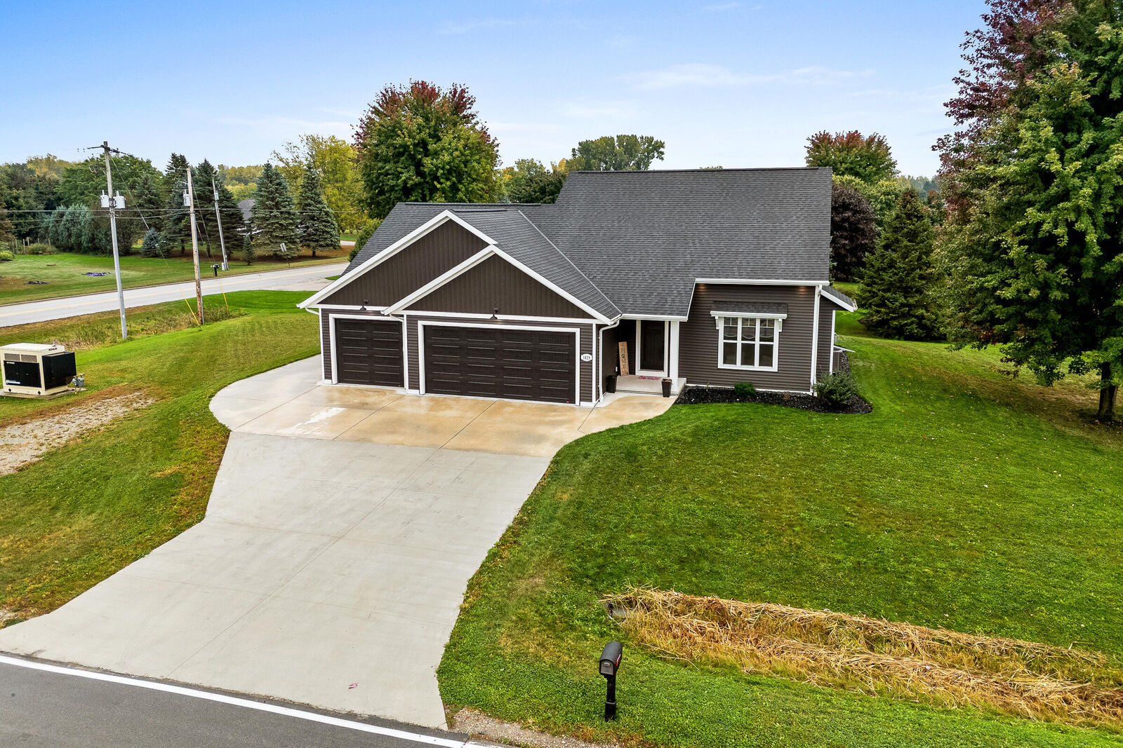 Property Photo:  1429 Harbor Lights Rd  WI 54173