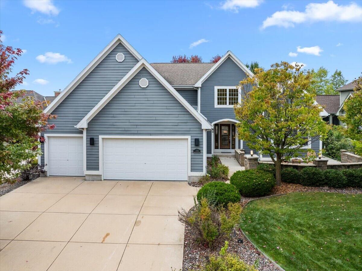 Property Photo: 2704 Kettle Ct WI 53090