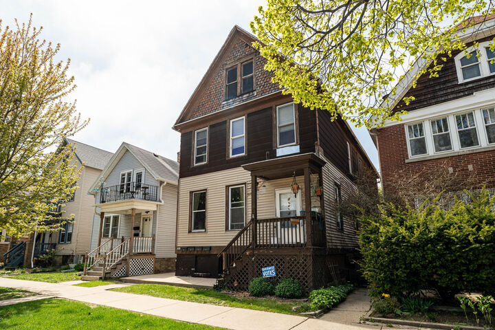 Property Photo: 2437 N Weil St WI 53212
